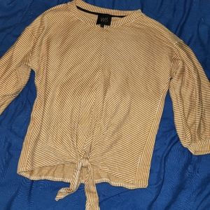 Small W5 3/4 sleeve shirt